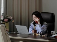 从盘串大叔到精英女性 木做文玩行业正在抖音电
